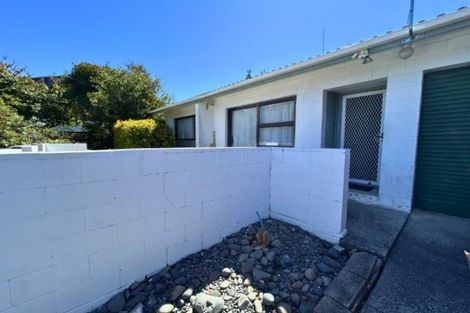 Photo of property in 2/37 Simon Ellice Drive, Bayview, Auckland, 0629