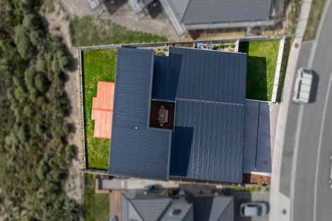 Photo of property in 28 Queen Charlotte Drive, Aotea, Porirua, 5024