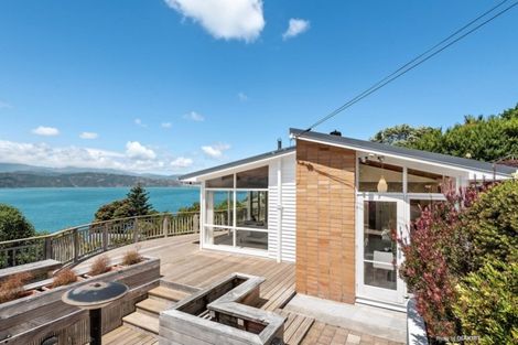 Photo of property in 4 Fortification Road, Karaka Bays, Wellington, 6022