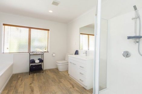 Photo of property in 22 Sunstone Crescent, Brown Owl, Upper Hutt, 5018