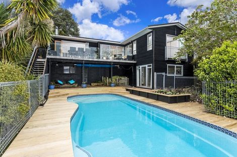 Photo of property in 19 Valerie Crescent, Okura, Albany, 0792