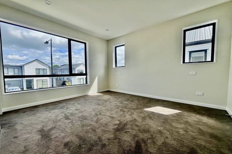 Photo of property in 6 Babos Avenue, Kumeu, 0810