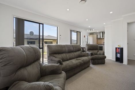 Photo of property in 12a Frederick Place, Whalers Gate, New Plymouth, 4310