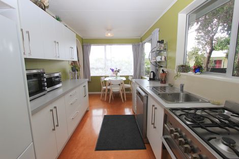 Photo of property in 38 Holdaway Street, Riversdale, Blenheim, 7201