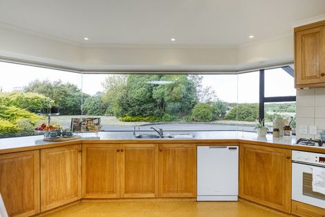 Photo of property in 515 Roberts Line, Kelvin Grove, Palmerston North, 4470