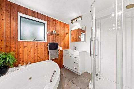 Photo of property in 72 Sarabande Avenue, Redwood, Christchurch, 8051