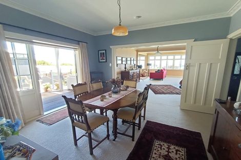 Photo of property in 339c Devon Street West, New Plymouth, 4310