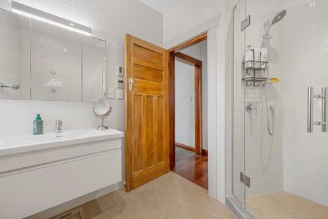 Photo of property in 75 Brougham Street, New Plymouth, 4310