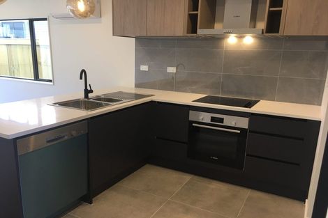 Photo of property in 2/143 Portage Road, New Lynn, Auckland, 0600