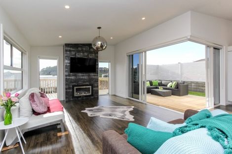 Photo of property in 54 Ainslee Street, Highlands Park, New Plymouth, 4312