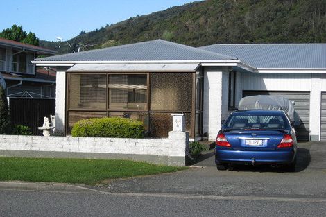 Photo of property in 44a York Street, Picton, 7220