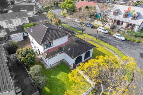 Photo of property in 2 Mcenroe Grove, Naenae, Lower Hutt, 5011