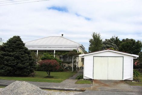 Photo of property in 30 Peel Street, Westport, 7825