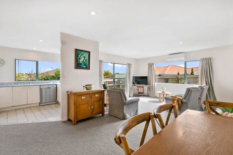 Photo of property in 678 Te Atatu Road, Te Atatu Peninsula, Auckland, 0610