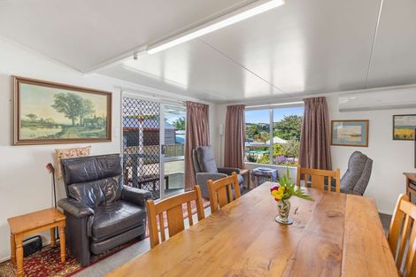Photo of property in 8 Paraekaretu Street, Hunterville, 4730