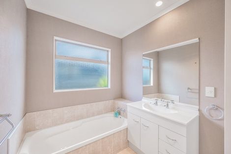 Photo of property in 6 Blythfield Place, Taradale, Napier, 4112