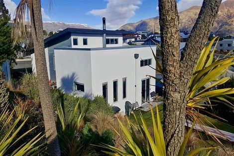 Photo of property in 5b Hogan Lane, Wanaka, 9305