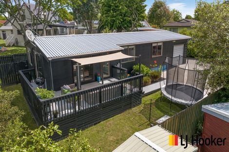 Photo of property in 2/90 Wattle Farm Road, Wattle Downs, Auckland, 2103