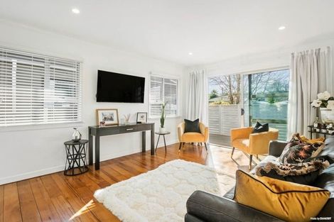 Photo of property in 2/113 Nile Road, Milford, Auckland, 0620