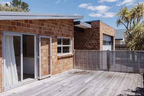 Photo of property in 102 Weggery Drive, Waikanae Beach, Waikanae, 5036