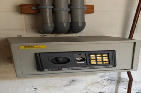 Photo of property in 149 East Coast Road, Castor Bay, Auckland, 0620