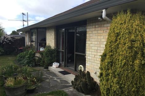 Photo of property in 2/1 Iona Place, Sockburn, Christchurch, 8042