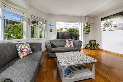 Photo of property in 29 Korotaha Terrace, Rothesay Bay, Auckland, 0630
