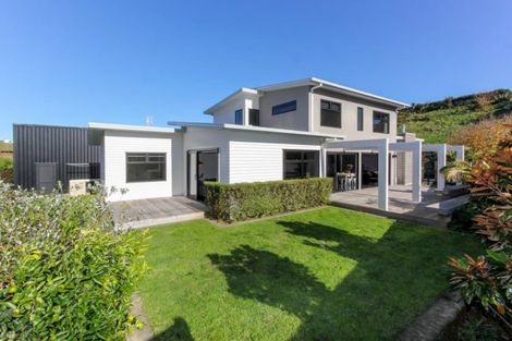 Photo of property in 13 Fernbrook Drive, Hurworth, New Plymouth, 4310