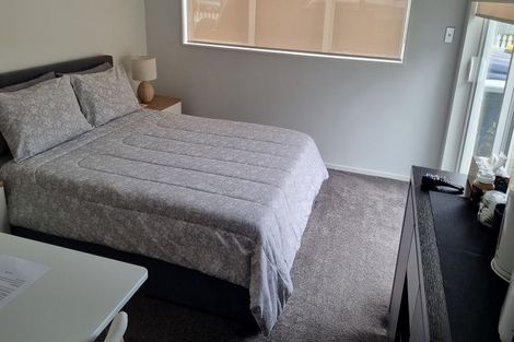 Photo of property in 28 Konoba Avenue, Kumeu, 0810