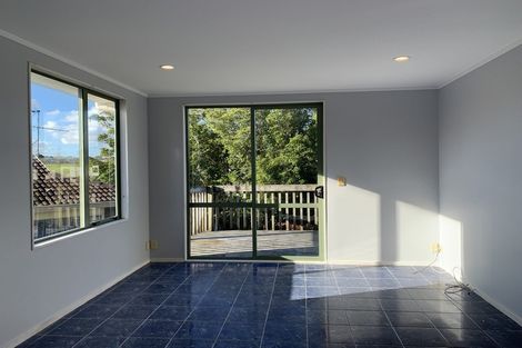 Photo of property in 2/10 Southview Place, Wattle Downs, Auckland, 2102