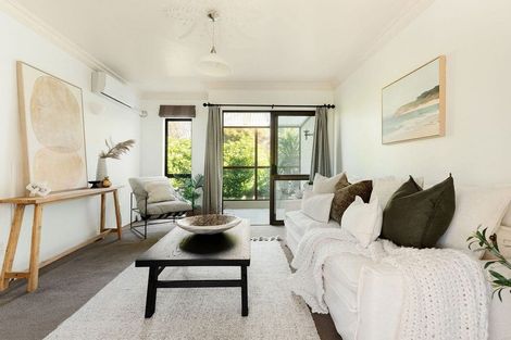 Photo of property in 415 Devonport Road, Tauranga South, Tauranga, 3112