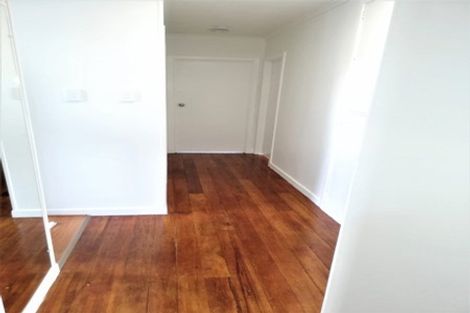 Photo of property in 42 Woodford Avenue, Henderson, Auckland, 0610