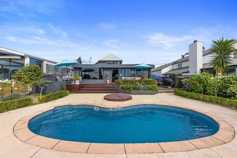 Photo of property in 108 Clovelly Road, Bucklands Beach, Auckland, 2012