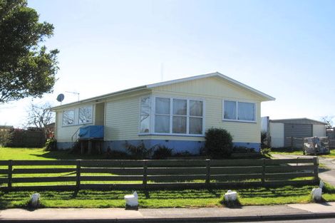 Photo of property in 8 Belgrave Place, Papakura, 2110