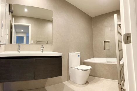 Photo of property in 22a Dallinghoe Crescent, Milford, Auckland, 0620