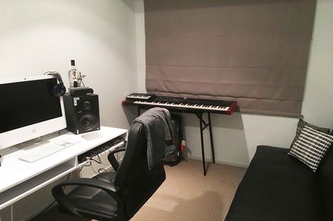 Photo of property in 25 Shelly Beach Parade, Cockle Bay, Auckland, 2014