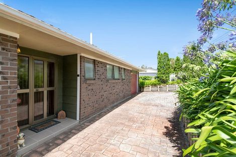 Photo of property in 18 Rimu Road, Stanmore Bay, Whangaparaoa, 0932