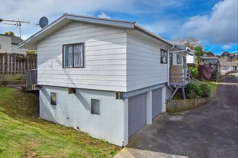 Photo of property in 2/13 Everglade Drive, Goodwood Heights, Auckland, 2105