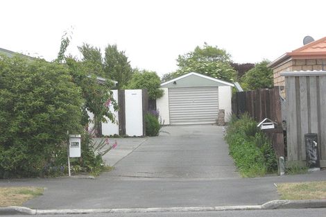 Photo of property in 1/28 Inwoods Road, Parklands, Christchurch, 8083