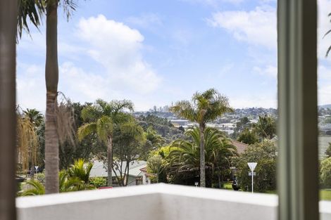 Photo of property in 4 San Ambrosio Rise, Henderson, Auckland, 0612