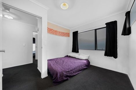 Photo of property in 56 Claverdon Drive, Massey, Auckland, 0614