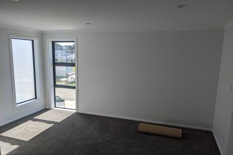 Photo of property in 1b Breakwater Way, Whitby, Porirua, 5024