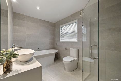 Photo of property in 38a Takutai Avenue, Bucklands Beach, Auckland, 2012