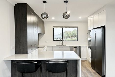 Photo of property in 110 Roberts Line, Kelvin Grove, Palmerston North, 4414