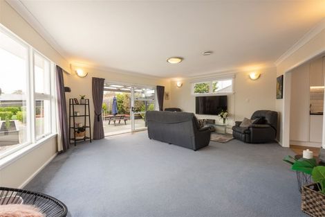 Photo of property in 98 Cavendish Road, Casebrook, Christchurch, 8051