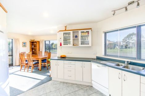 Photo of property in 19 Palmbrook Avenue, Havelock North, 4130