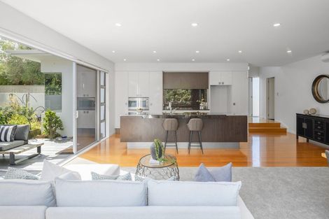 Photo of property in 10a Waterloo Road, Milford, Auckland, 0620