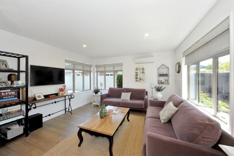 Photo of property in 2/36 Tuckers Road, Redwood, Christchurch, 8051