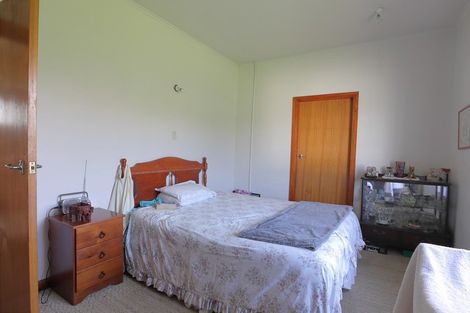 Photo of property in 28 Egmont Street, Patea, 4520