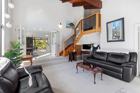 Photo of property in 368 Devonport Road, Tauranga South, Tauranga, 3112